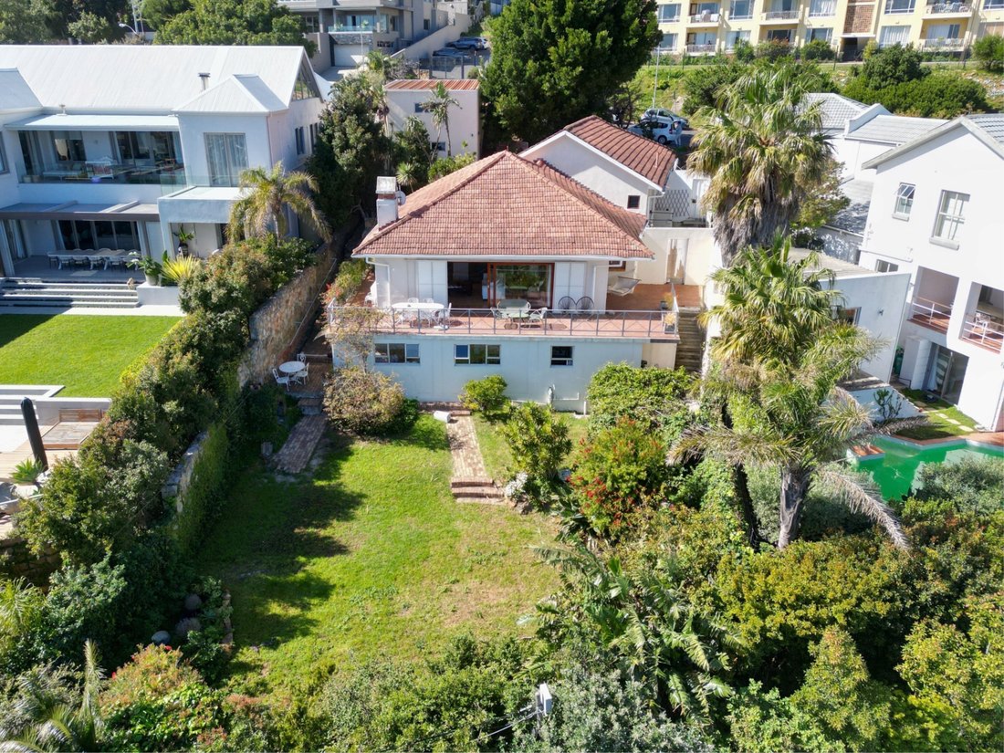 House in Camps Bay, Cape Town, South Africa 5 - 18699103