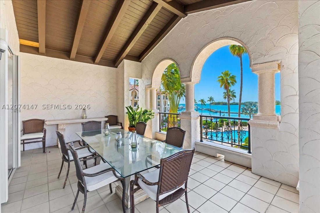 Condo in Miami Beach, Florida, United States 1 - 18697344