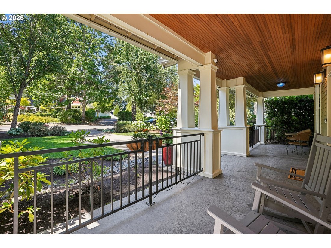 House in Lake Oswego, Oregon, United States 3 - 18698080