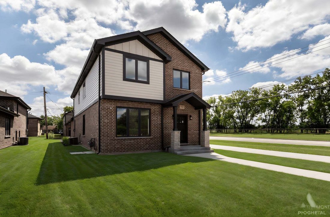House in Bridgeview, Illinois, United States 4 - 18697663