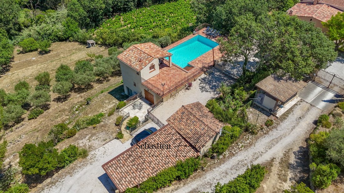 House in La Cadiere-d'Azur, Provence-Alpes-Côte d'Azur, France 2 - 18699247