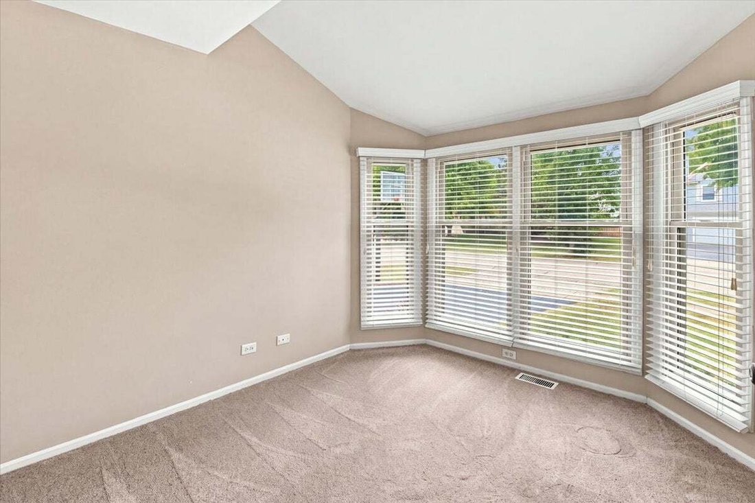 House in Buffalo Grove, Illinois, United States 4 - 18697779