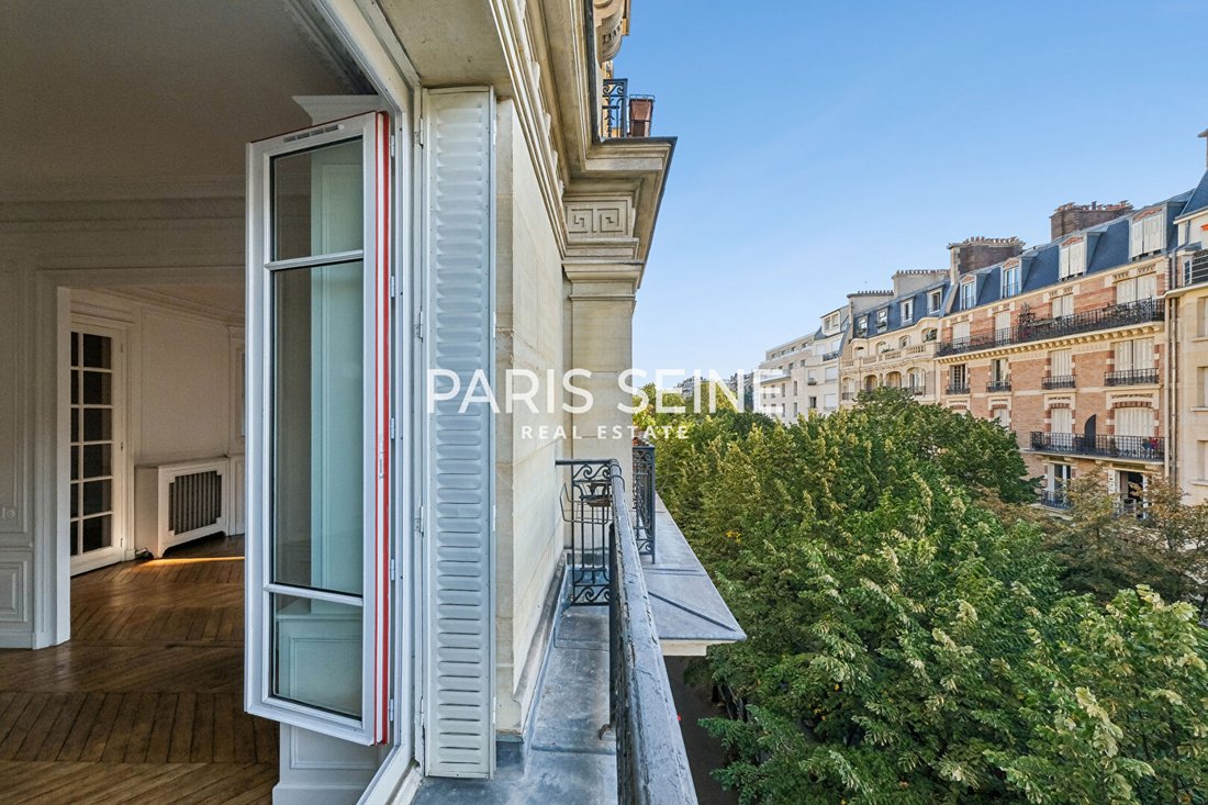 Apartment in Montmartre, Paris 18e Arrondissement, Paris 1 - 18696416