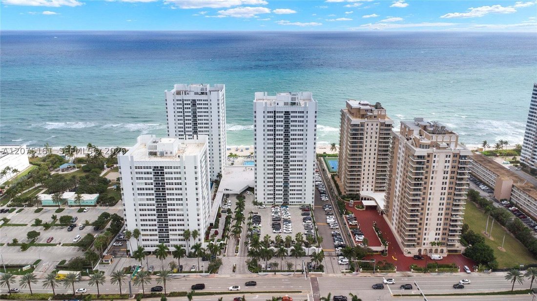 Condo in Hallandale Beach, Florida, United States 4 - 18697329