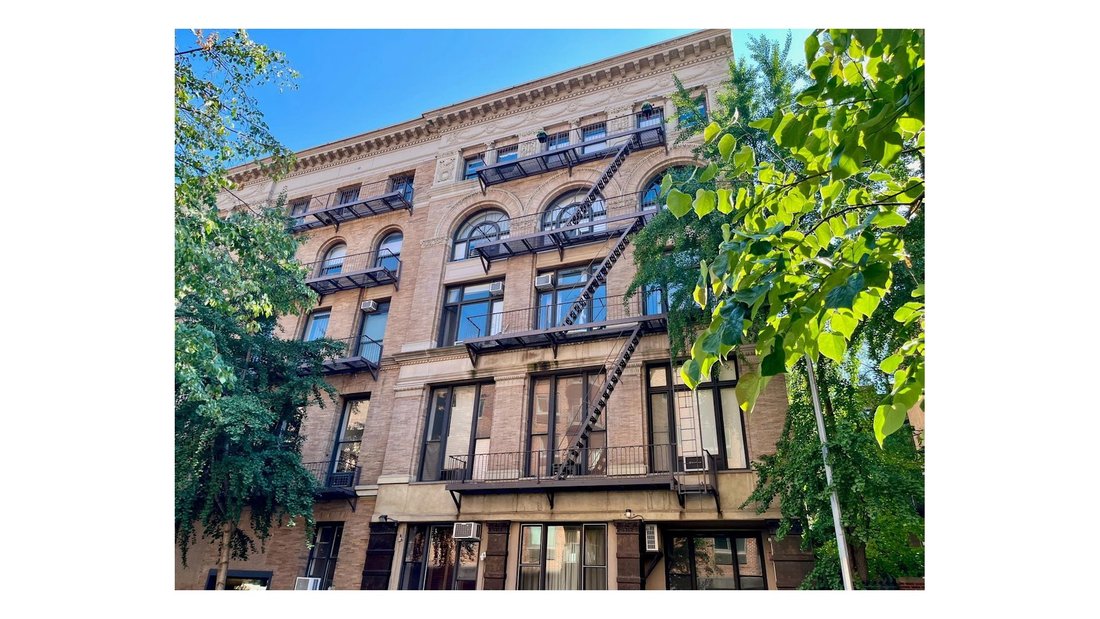Co Op in New York, New York, United States 3 - 18698875