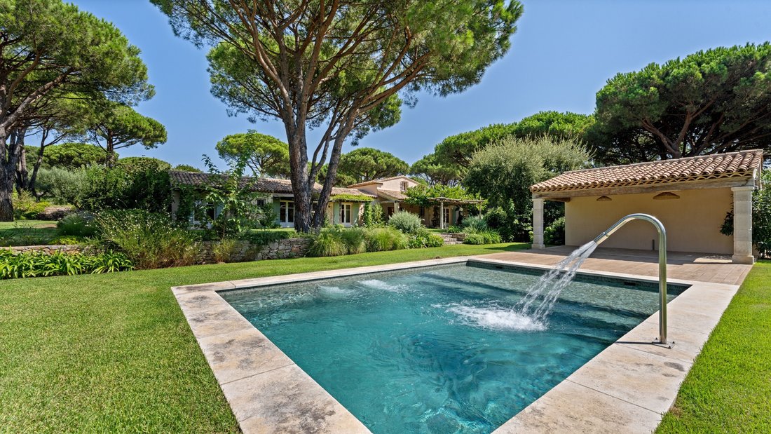 House in Saint-Tropez, Provence-Alpes-Côte d'Azur, France 1 - 18698943
