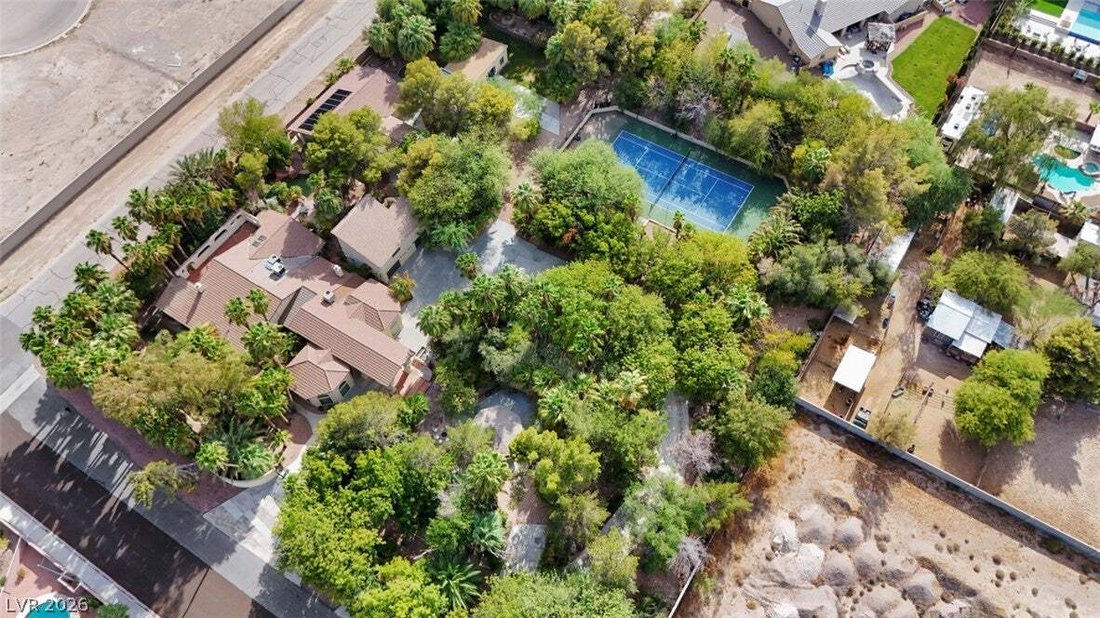 House in Las Vegas, Nevada, United States 3 - 18696944