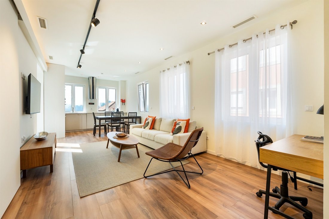 Apartment in Cedofeita, Santo Ildefonso, Se, Miragaia, Sao Nicolau e Vitoria, Porto District, Portugal 1 - 18699264