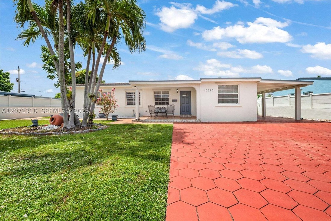 House in Miami, Florida, United States 1 - 18697343
