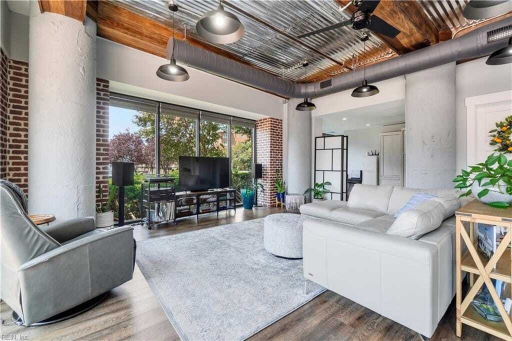 Condo in Norfolk, Virginia, United States 5 - 18697062