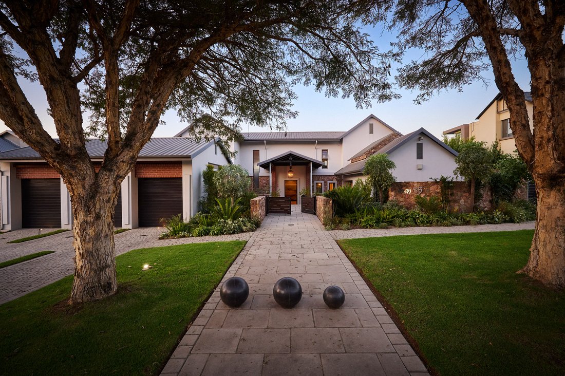 House in Waterfall Country Estate South, Gauteng, South Africa 3 - 18696435