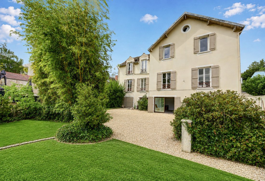 Villa in Ouest, Avon, France 1 - 18699432