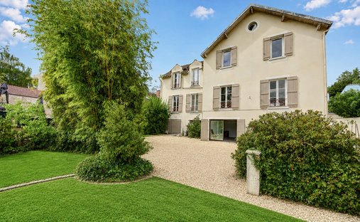 Villa in Ouest, Avon, France 1