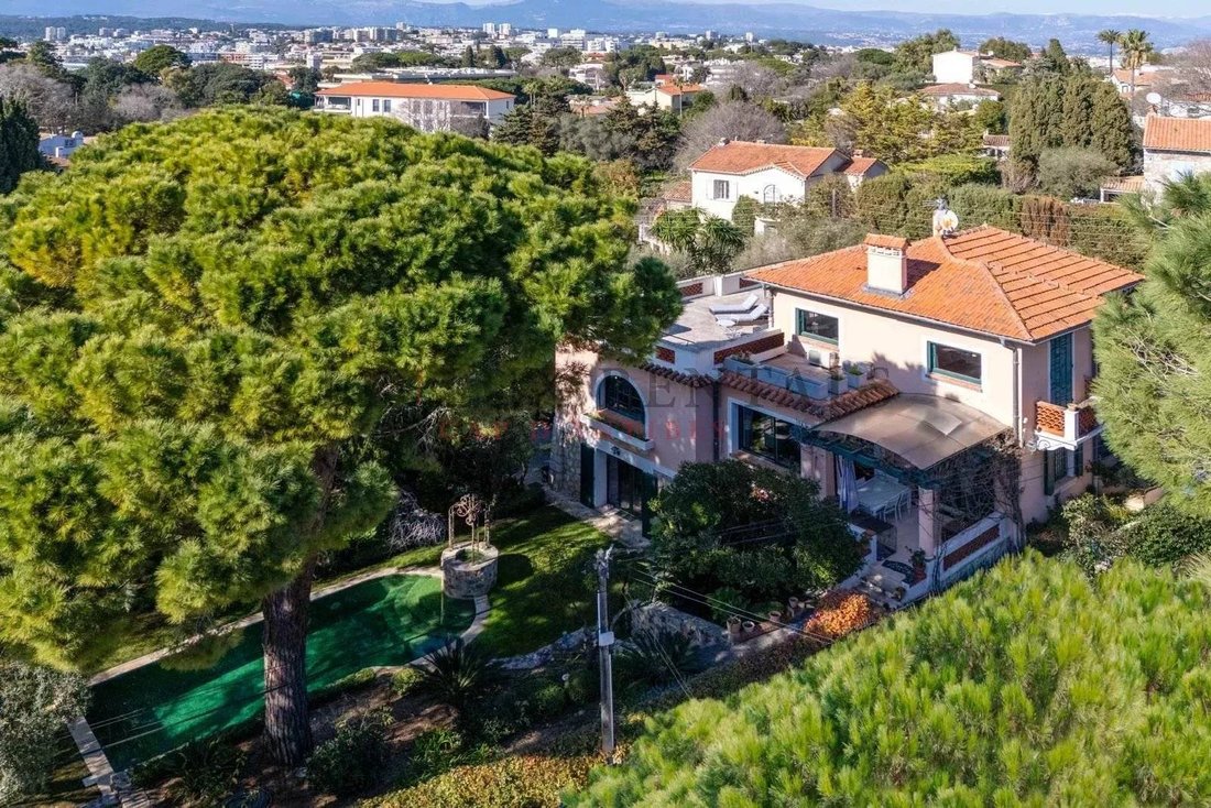Villa in Fontmerle, Antibes, France 3 - 18699078