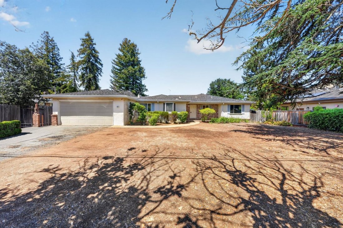 House in Los Altos Hills, California, United States 2 - 18697907