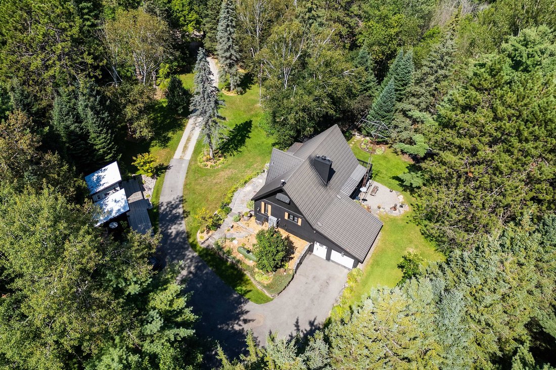 House in Bracebridge, Ontario, Canada 2 - 18696512
