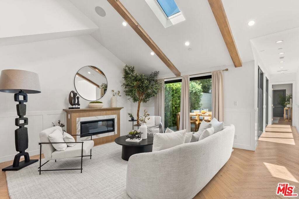 House in Los Angeles, California, United States 5 - 18697060