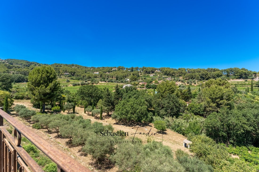 House in La Cadiere-d'Azur, Provence-Alpes-Côte d'Azur, France 3 - 18699247