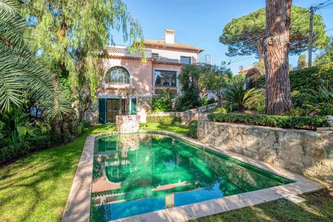 Villa in Fontmerle, Antibes, France 1 - 18699078