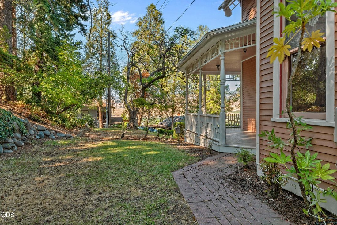 Maison à Ashland, Oregon, États-Unis 5 - 18696958