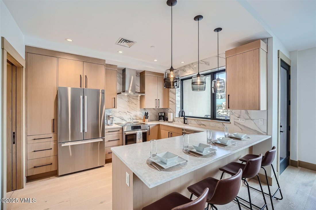 Condo in Avon, Colorado, United States 2 - 18696702