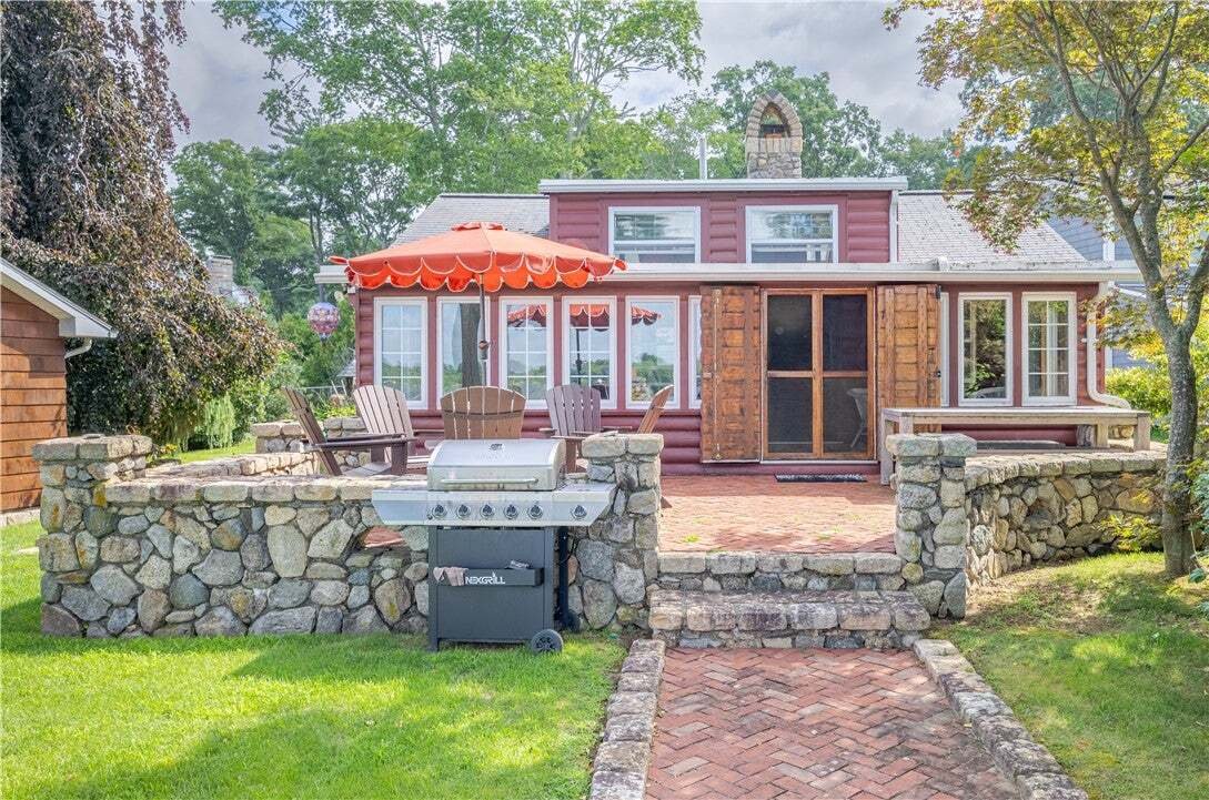 Coventry, Rhode Island, United States 1 - 18697470