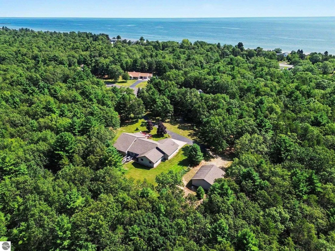 Maison à Oscoda, Michigan, États-Unis 2 - 18697477