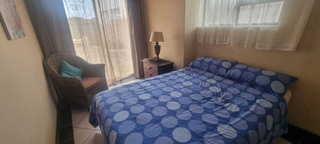 Townhouse in C-Place, Eastern Cape, South Africa 4 - 18696432