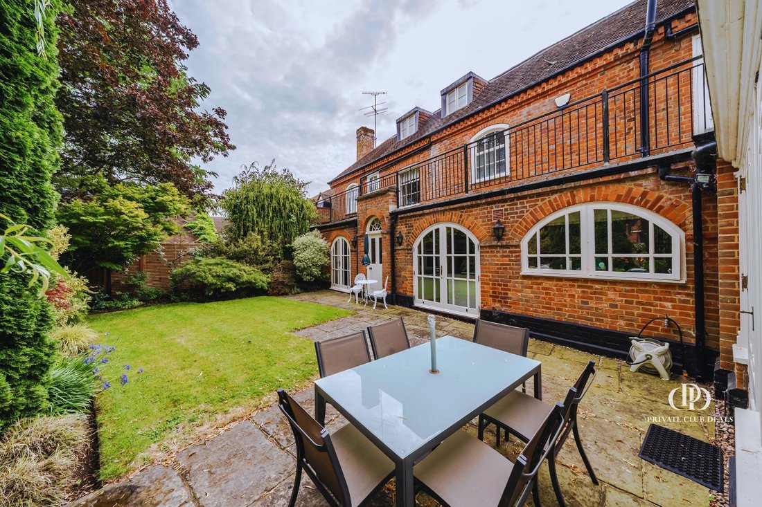 Villa in Marefield, Marlow, England 3 - 18699016