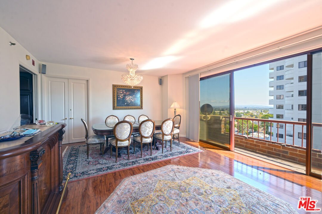 Condo in Los Angeles, California, United States 3 - 18698923