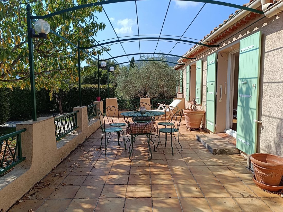 House in La Môle, Provence-Alpes-Côte d'Azur, France 2 - 18696091