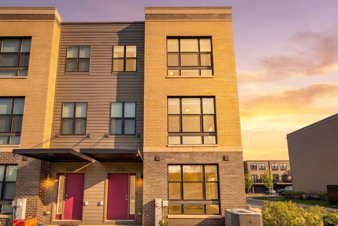 Townhouse in Villa Park, Illinois, United States 1 - 18515127