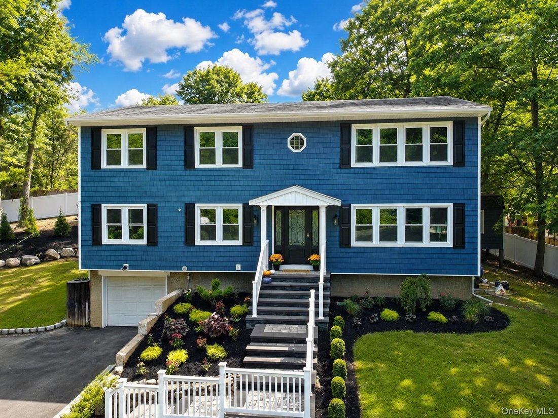 House in Halesite, New York, United States 1 - 18697256