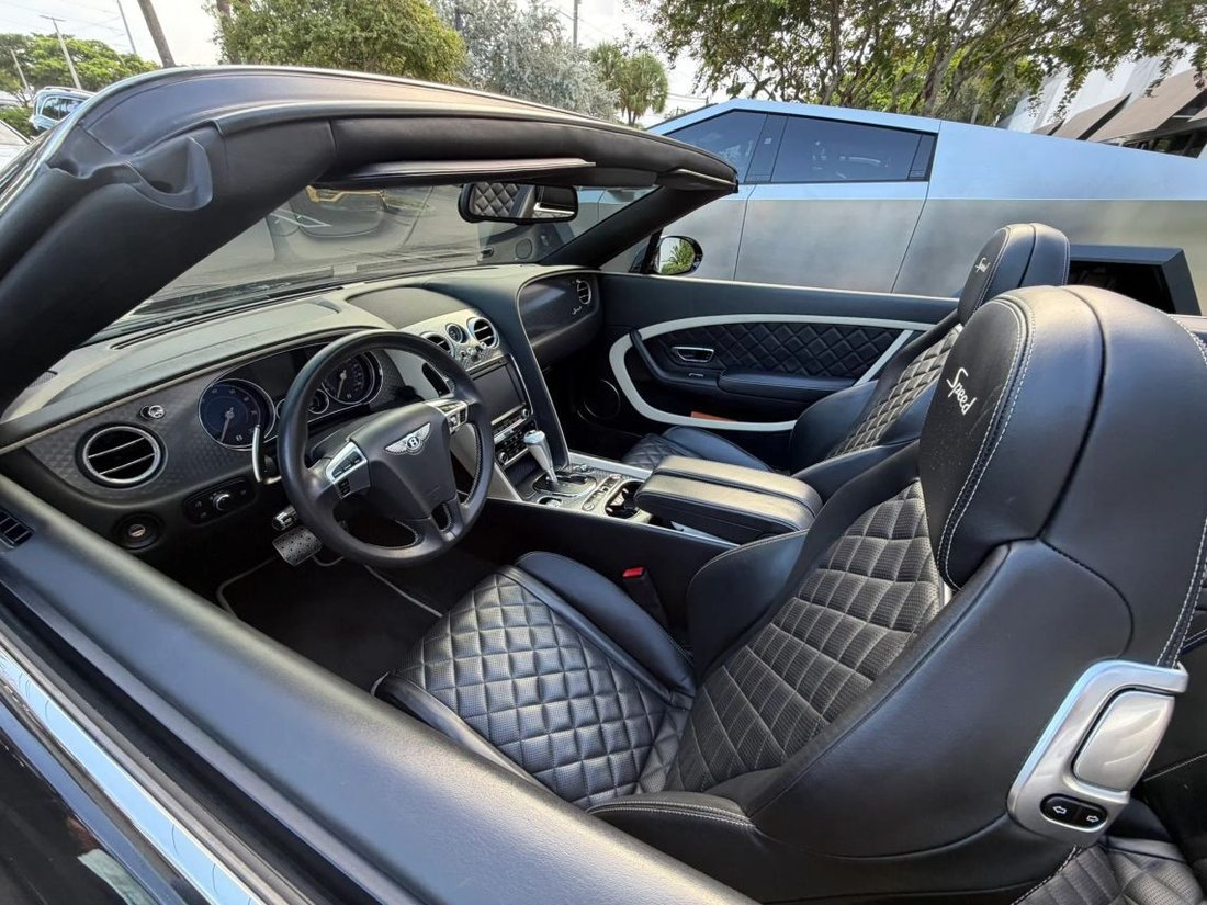 Cabriolet in Boynton Beach, FL, United States 2 - 18699476