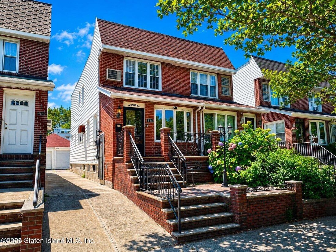 House in New York, New York, United States 1 - 18696692