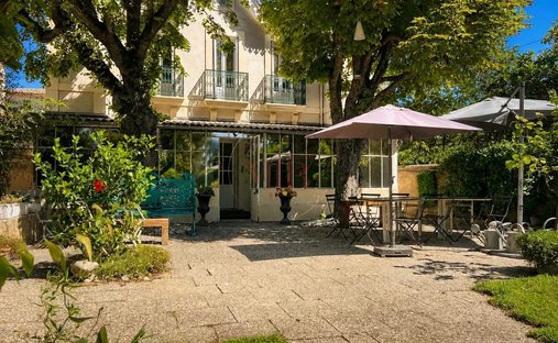 Villa in Est-Repentance-Les Trois Bons Dieux, Aix-en-Provence, Frankreich 1