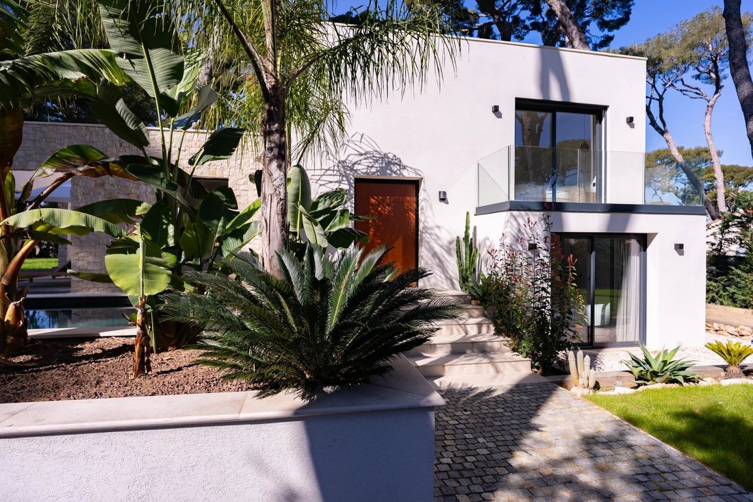 Villa in Fontmerle, Antibes, France 2 - 18699041