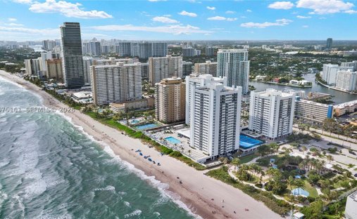 Condo in Hallandale Beach, Florida, United States 1