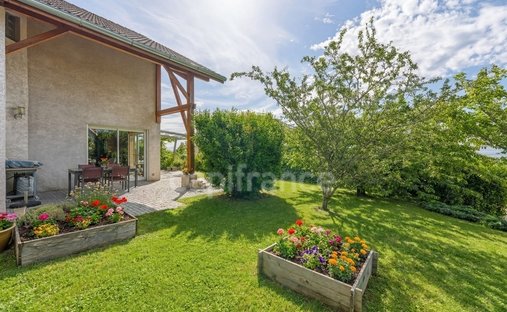 House in Saint-Jean-de-Gonville, Auvergne-Rhône-Alpes, France 1