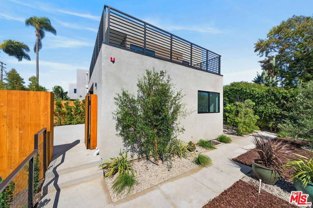 Santa Monica, California, United States 4 - 18698984