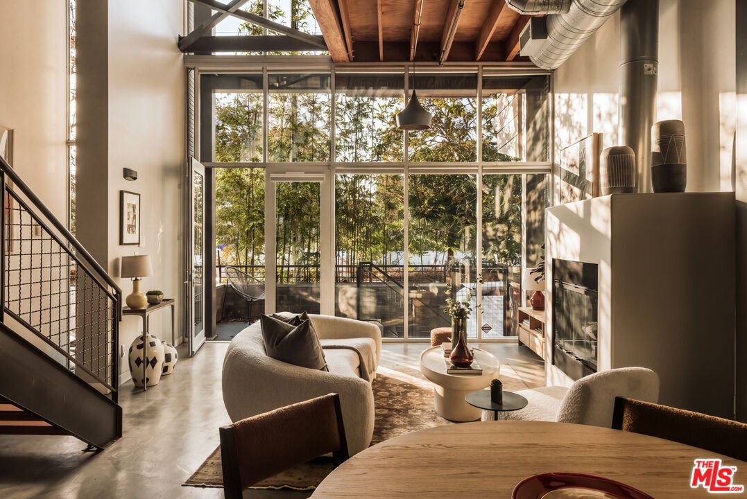 Condo in Los Angeles, California, United States 5 - 18698882