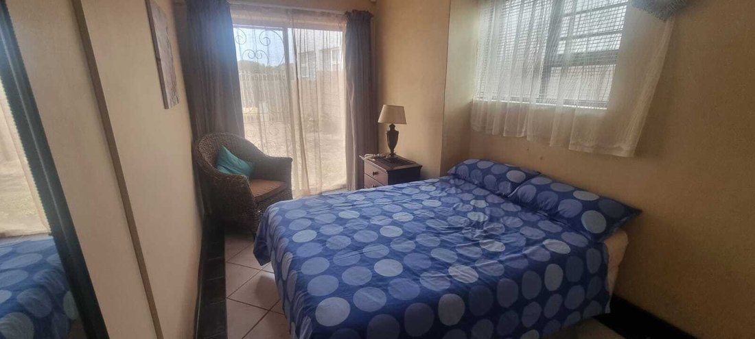 Townhouse in C-Place, Eastern Cape, South Africa 3 - 18696432