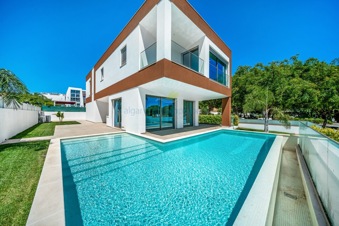 Casa a Olhos de Agua, Algarve, Portogallo 1 - 18696264