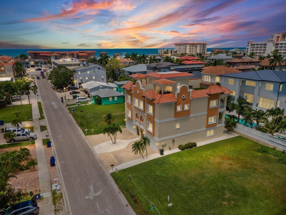 Townhouse en Madeira Beach, Florida, Estados Unidos 1 - 18699130