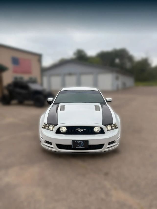 Coupe in Zimmerman, MN, United States 2 - 18699707