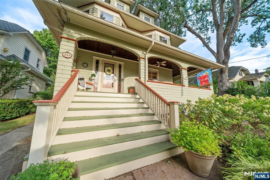House in Nutley, New Jersey, United States 4 - 18697975