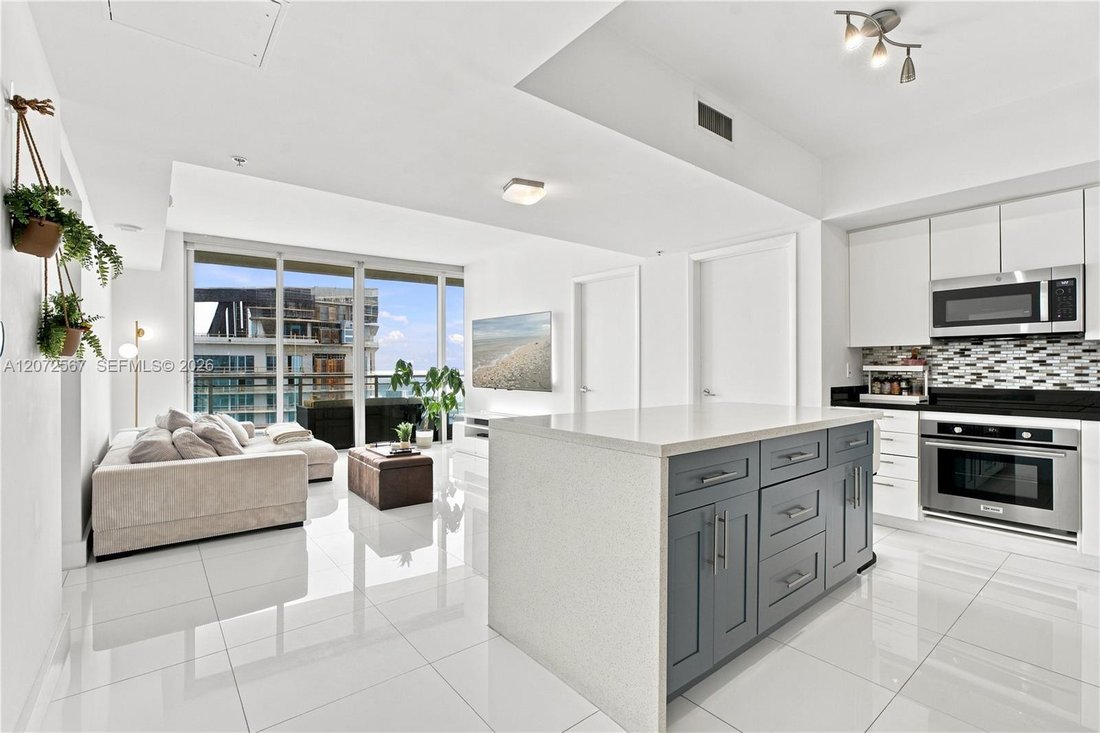 Condo in Miami, Florida, United States 4 - 18698934