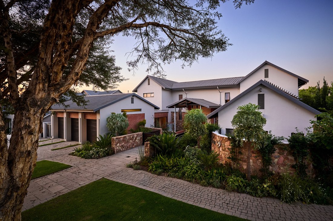 House in Waterfall Country Estate South, Gauteng, South Africa 4 - 18696435