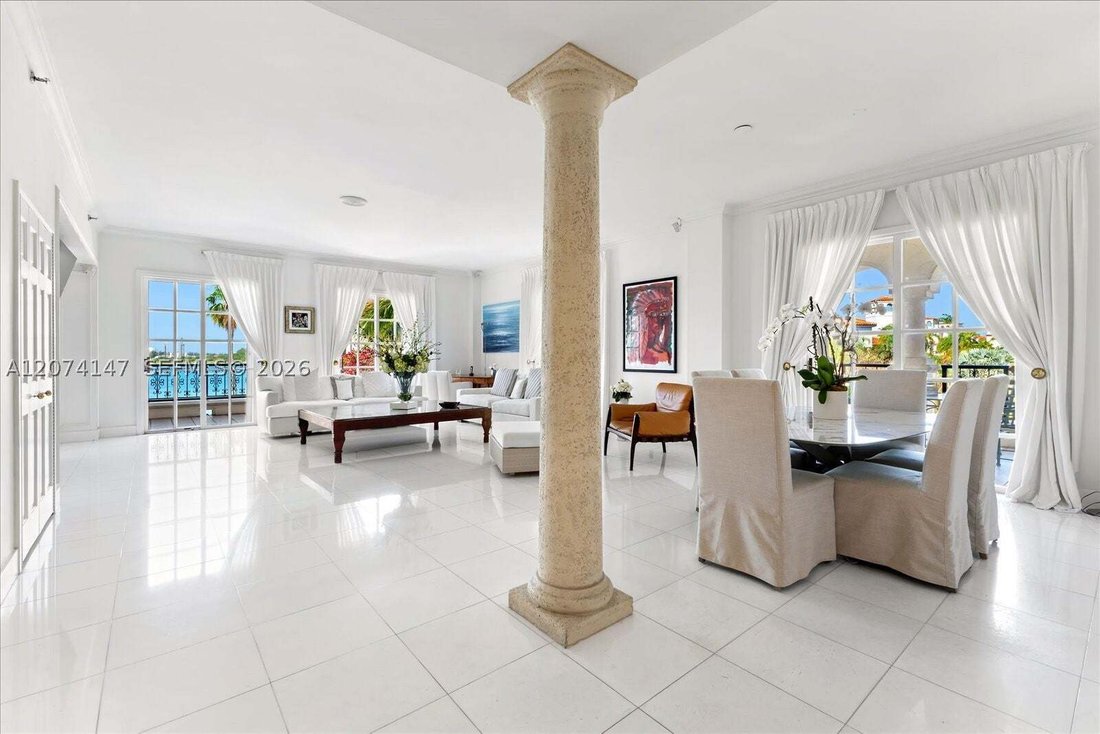 Condo in Miami Beach, Florida, United States 5 - 18697344