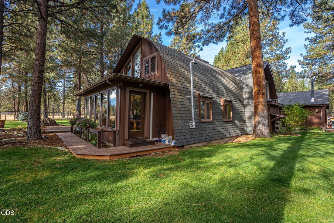 House in Sisters, Oregon, United States 3 - 18696960